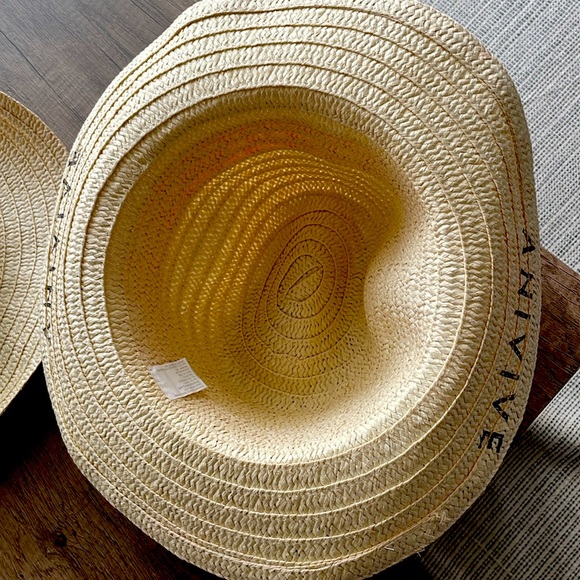 Straw hat - Picture 2 of 2